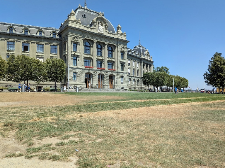 Uni Bern during the heat wave