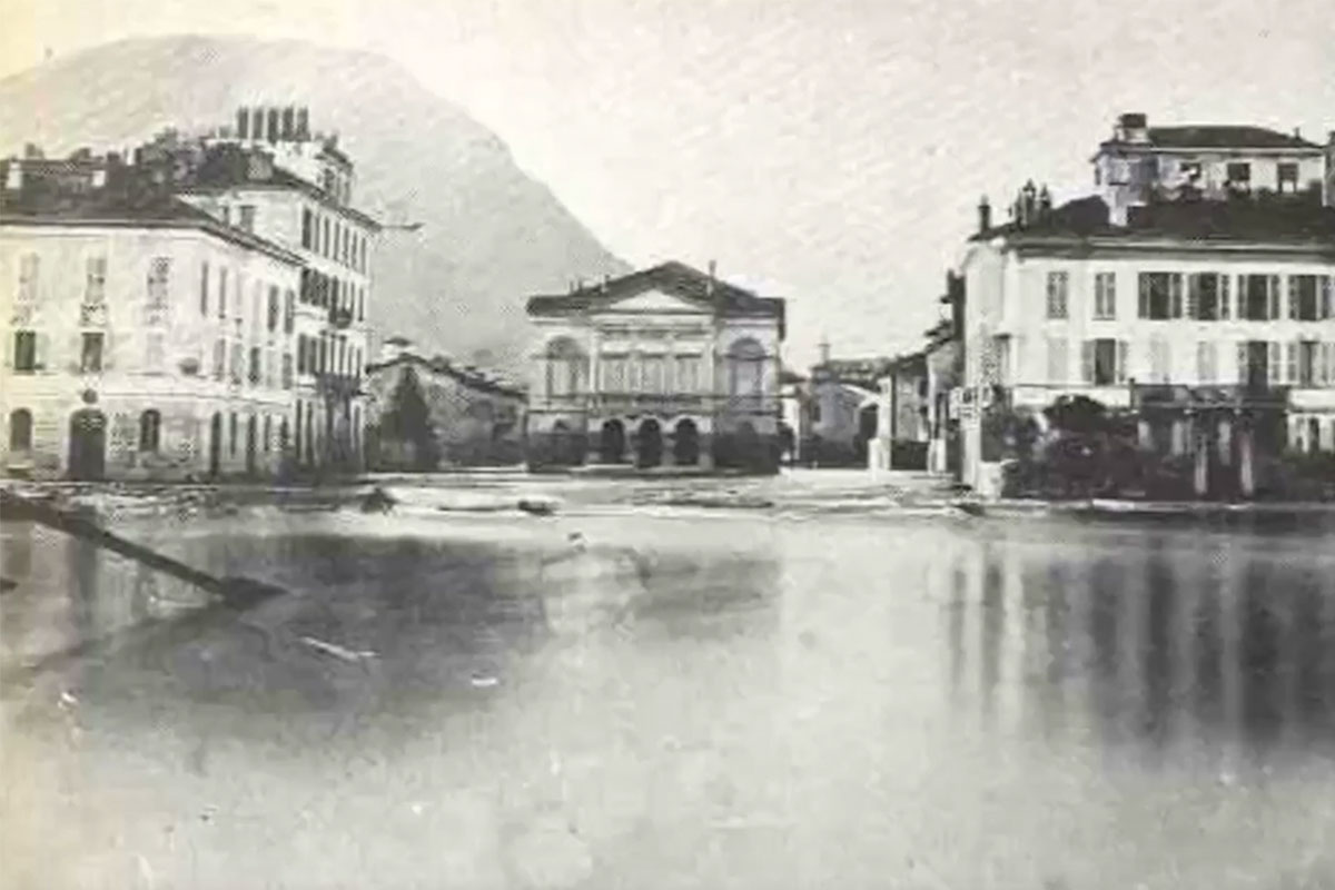 Early photograph of a flooded square